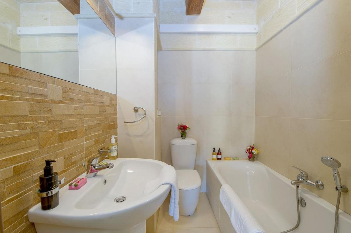 Hanini Holiday Home Qala Exterior foto